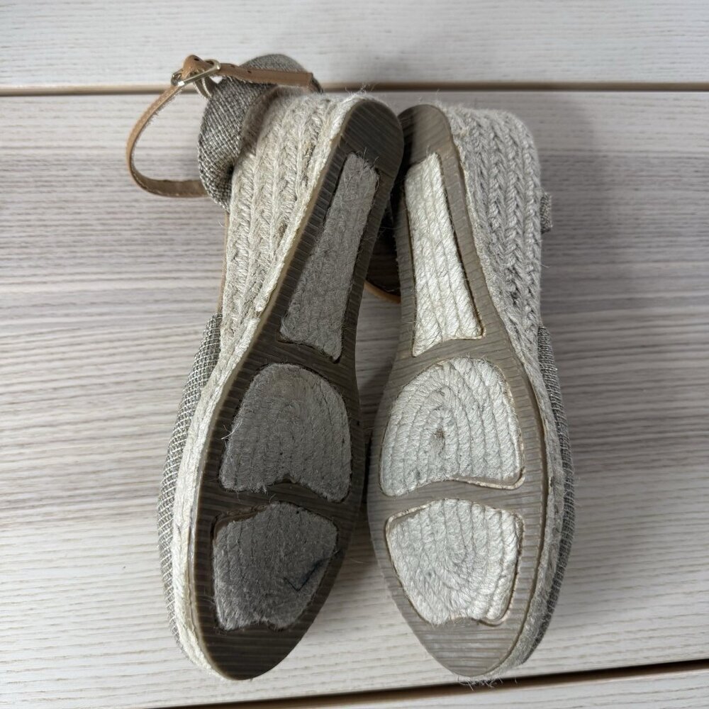 White Mountain 8M Light Green Sailboat Espadrille Wedge Gold Tone Embellished - Picture 9 of 9